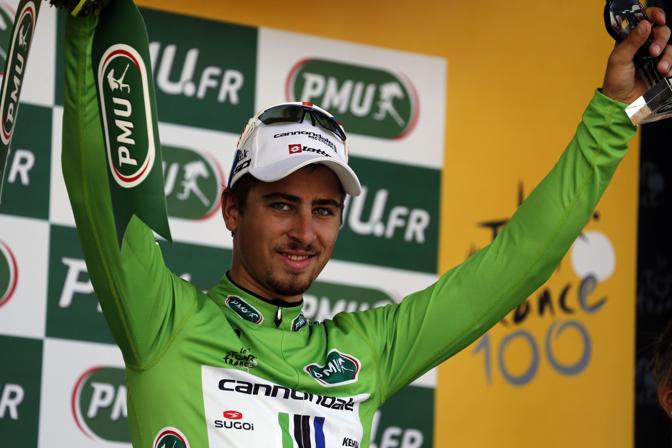 Nonostante la beffa allo sprint, Sagan sorride in maglia verde. Afp